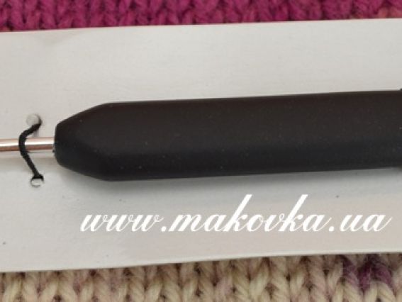 Вязальный крючок KnitPro 2,5 мм, алюминиевый 13см, не скользящая черная ручка Soft Grip 30812