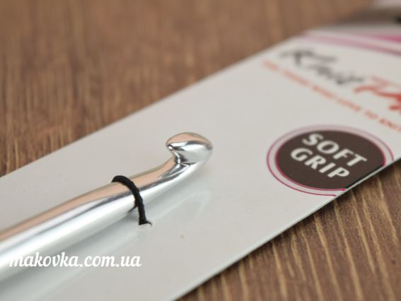 Крючок для вязания  KnitPro 6,5 мм, алюминиевый 13см, не скользящая черная ручка Soft Grip 30887