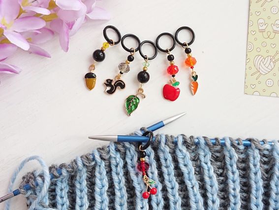 Подарунковий Набір маркерувальників для в'язання з підвісками ЕМ-006 Щасливе Білченя