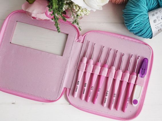 Набор крючков д.вязания, розовые с мягкой ручкой 2,5-6 мм