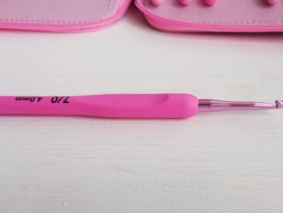 Набор алюминиевых крючков для вязания в розовом чехле, 8шт + обрезатель