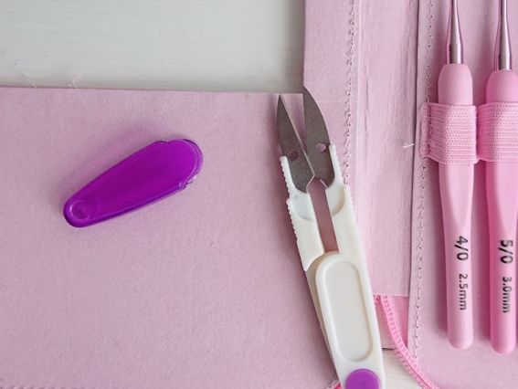 Набор алюминиевых крючков для вязания в розовом чехле, 8шт + обрезатель