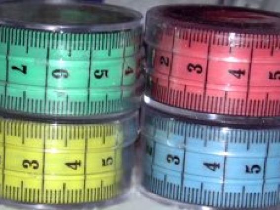 Сантиметрова стрічка кольорова в коробочці, 1 шт.