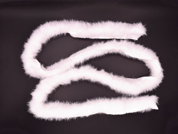 Хутряна стрічка БІЛА на тесьмі, 95см, 3 см Хутряна стрічка БІЛА на тесьмі, 95см, 3 см