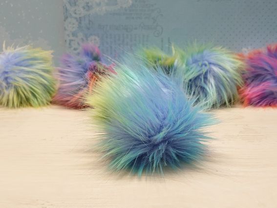 Помпон из искусственного меха Радужный , 10см, 1 шт