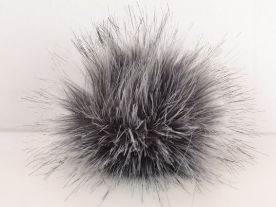 Помпон из искусственного меха Серый (имитация чернобурки), 1 шт Помпон из искусственного меха Серый (имитация чернобурки), 1 шт
