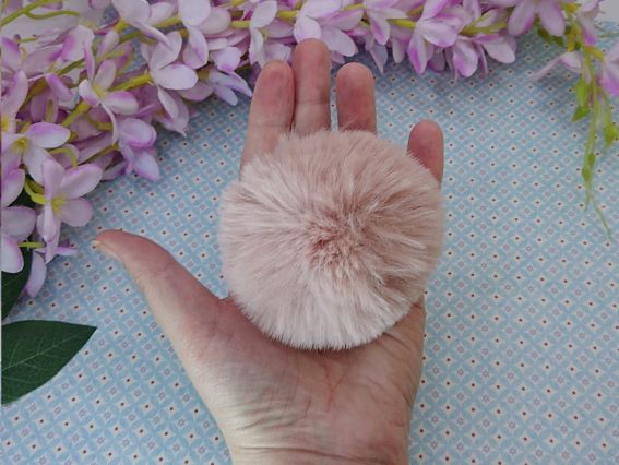 Помпон зі штучного хутра 8см колір Пудра, цв-091, 1 шт