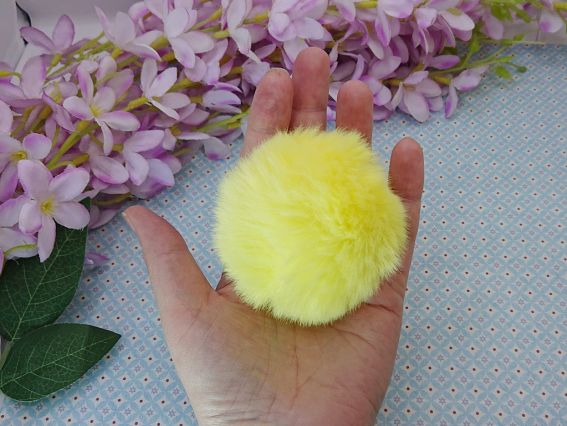Помпон из искусственного меха 8см цвет Желтый цв-096, 1 шт