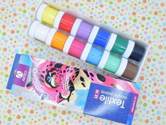 Набір акрилових фарб для розпису тканини Animals 12 кольорів по 10мл, Arteo 322113006 Набір акрилових фарб для розпису тканини Animals 12 кольорів по 10мл, Arteo 322113006