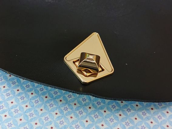 Клапан из экокожи, полукруглый с замочком, для сумки, рюкзака, цвет Чорный, Б61012266