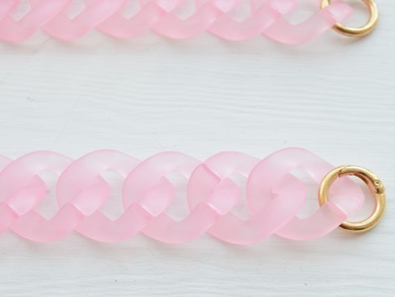 Ручка-цепь для сумки РОЗОВАЯ, матовая полупрозрачная акриловая, фурнитура золото, длина 53 см