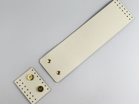 Клапан з магнітами для сумки, молочна екошкіра і золота фурнітура ТрК 72213