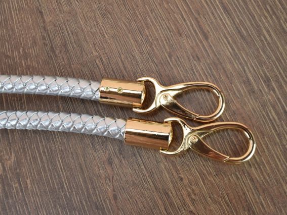 84821 Триколіно Комплект ручок , плетених екошкіра колір Срібло, довжина 60см