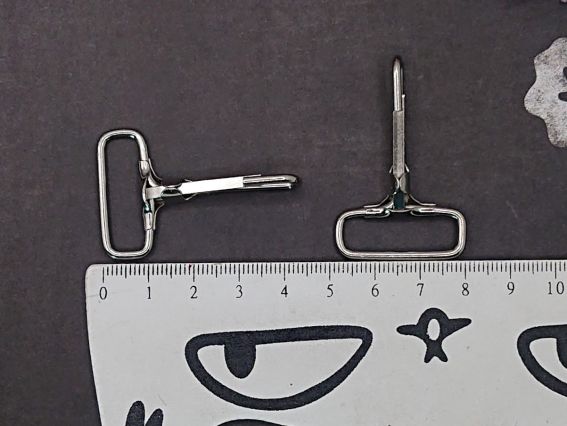 Карабин-крючок металлический для сумок и рюкзаков, 25 мм, проволочный неповоротный (толщина 2.5 мм)