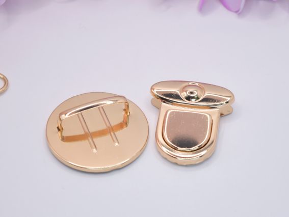 Набір металевої фурнітури для сумки, Світлий Золотий колір, з ланцюжком та застібкою