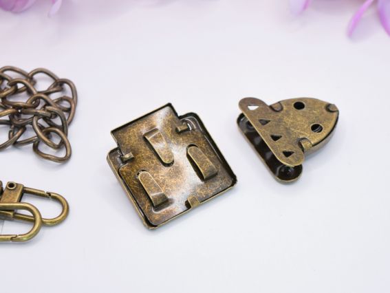 Набір металевої фурнітури для сумки, колір Антична Бронза , з ланцюжком та застібкою