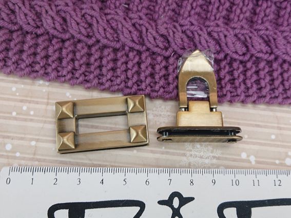 Сумочний замочок прямокутний з язичком, колір БРОНЗА 40х40мм 1 шт