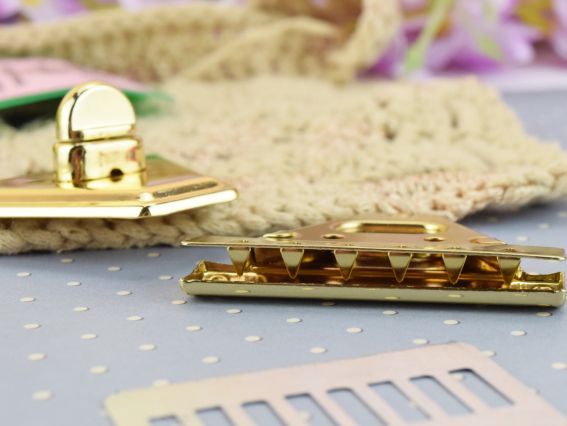 Сумочна застібка Твіст трапеція колір золото поворотний 50 х 48 мм