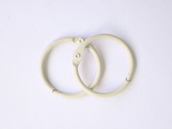 Кольца для альбомов 30 мм, 2 шт, слоновая кость, Scrap Berrys SCB2504330 Кольца для альбомов 30 мм, 2 шт, слоновая кость, Scrap Berrys SCB2504330