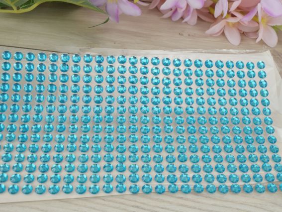 Самоклеючі камінці ГОЛУБІ (Бірюзові) грановані, 5-6 мм Самоклеючі камінці ГОЛУБІ (Бірюзові) грановані, 5-6 мм