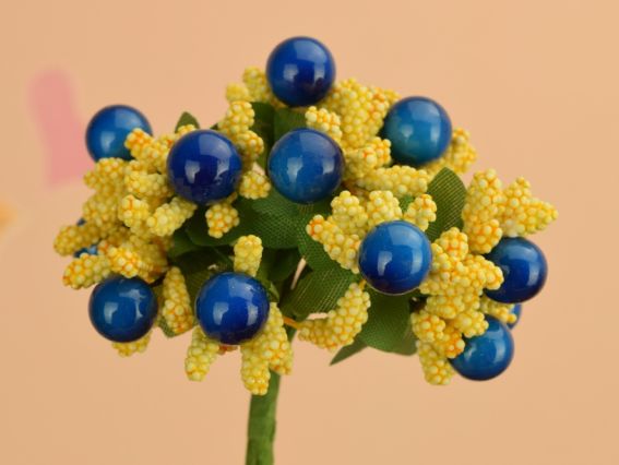 Букетик Разноцвет Желтый с Синикми ягодками Букетик Разноцвет Желтый с Синикми ягодками