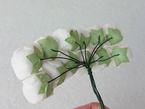 Букетик декоративних Трояндочка з фоамірану Двоколірні, 15-20 мм Біло-Малинові, 12 шт/уп