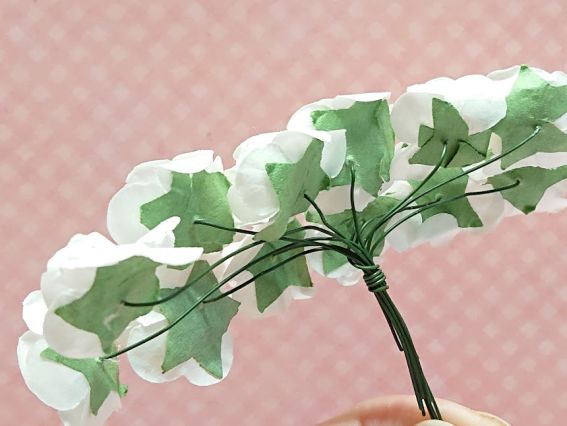 Букетик бумажных Розочек, 15мм БЕЛЫЕ, 12 шт/уп 3920