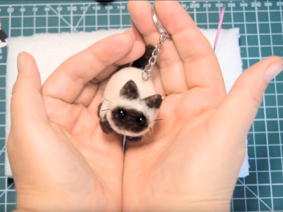 Как сделать брелок "Сямчик". Полный пошаговый мастер-класс.