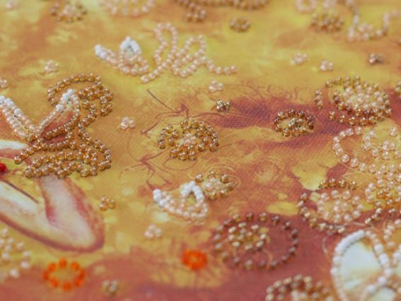 Набір для вишивання бісером AB-672 Та, що танцює світло, Абріс Арт