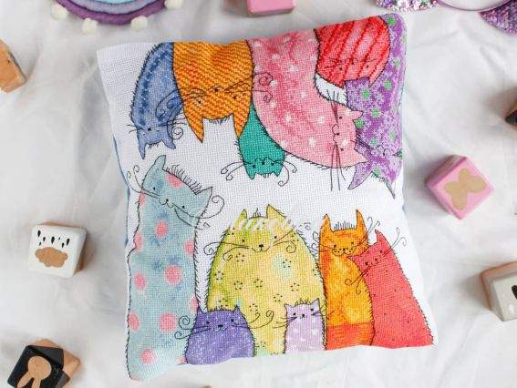 AHP-009 набір-подушка Муркішки, Абріс Арт вишивання нитками AHP-009 набір-подушка Муркішки, Абріс Арт вишивання нитками