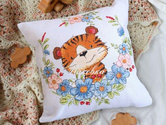 AHP-012 набор-подушка Тигрёнок, Абрис Арт вышивание нитками