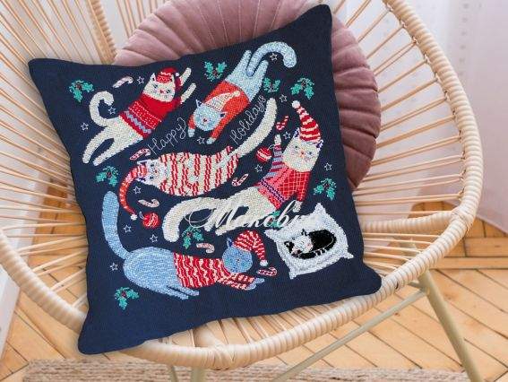 AHP-016 набор-подушка Игривые котики, Абрис Арт вышивание нитками