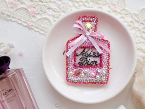 Набір для вишивання Прикраса брошка AD-037 Місс Діор, Абріс Арт