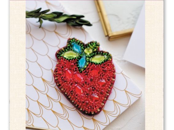 Набір для вишивання Прикраса брошка AD-050 Полуничка, Абріс Арт