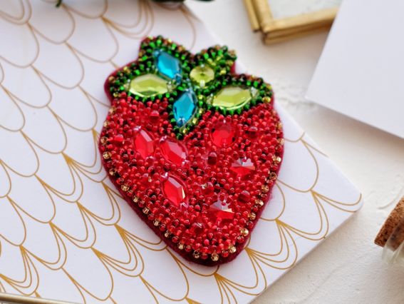 Набір для вишивання Прикраса брошка AD-050 Полуничка, Абріс Арт