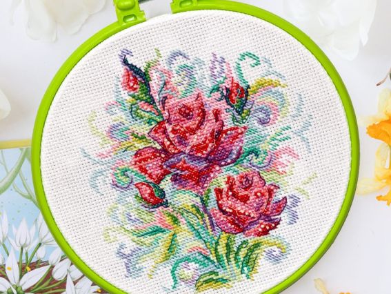Весняні троянди AHM-057 набір з пяльцями для вишивання хрестом, Абріс Арт