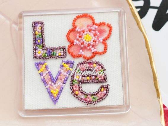 Вишивка-магніт бісером APB-005 Освідчення в коханні (LOVE) Абрис Арт