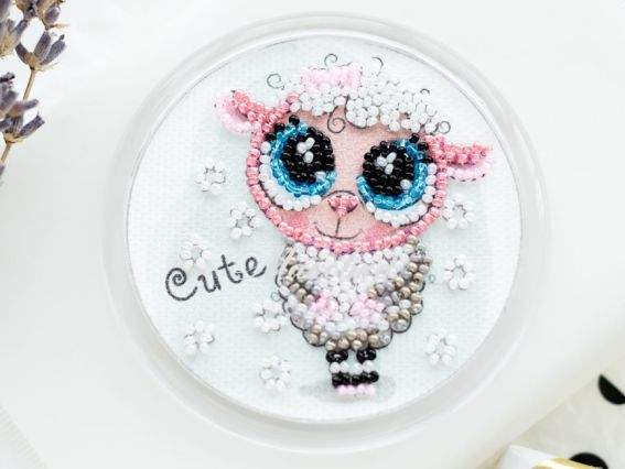 Вышивка-магнит бісером APB-006 Ми-ми-ми ( овечка )  Абрис Арт Вышивка-магнит бісером APB-006 Ми-ми-ми ( овечка )  Абрис Арт