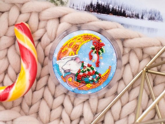 APB-017 Сирні сни (миша) Абріс Арт набір для вишивання магніта з акриловою основою