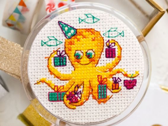 Вишивка-магніт нитками APH-007 Подарунки до Дня народження (восьминіг) Абрис Арт з акриловою рамкою Вишивка-магніт нитками APH-007 Подарунки до Дня народження (восьминіг) Абрис Арт з акриловою рамкою