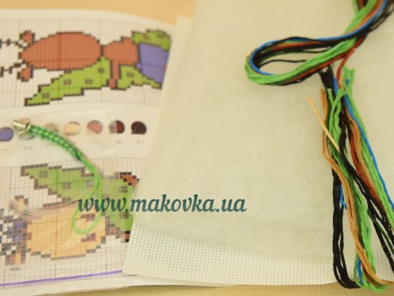 Набор для вышивки брелока на пластиковой канве Лось с елкой, В-317, Biscornu