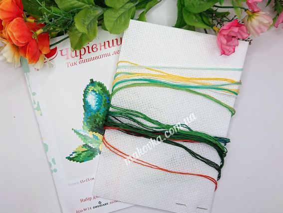 Відкритий набір для вишивання Авокадо ТМ Чарівниця: огляд комплектації, нитки муліне та канва.