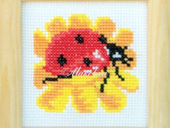 Божья коровка №909 Чарівниця набор для вышивания крестом