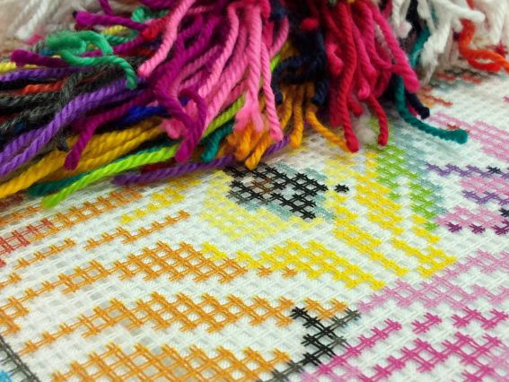 V-153 Зебри , Чаривныця, Набор для вышивания подушки полу-крестом 