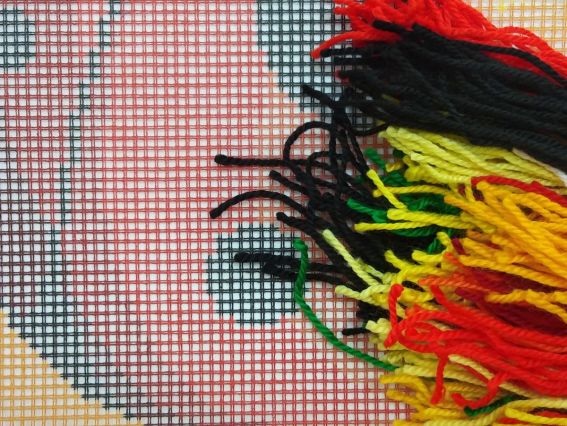 Набір для вишивання Подушка напівхрестиком V-156 Сонечко, Чарівниця, 