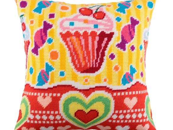 Подушка полу-крестиком Dolce Vita - сладкая жизнь, V-179, ТМ Чаривныця, набор для вышивания