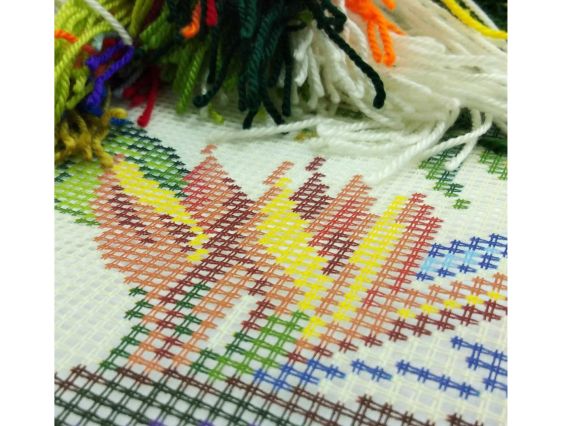 Тропіки V-191, ТМ Чарівниця Набір для вишивання декоративної подушки напівхрестом 