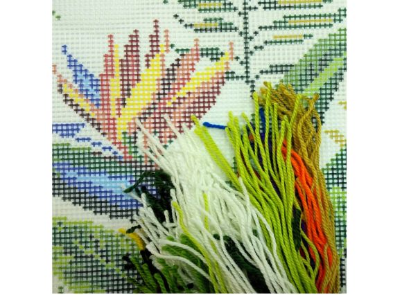 Тропіки V-191, ТМ Чарівниця Набір для вишивання декоративної подушки напівхрестом 