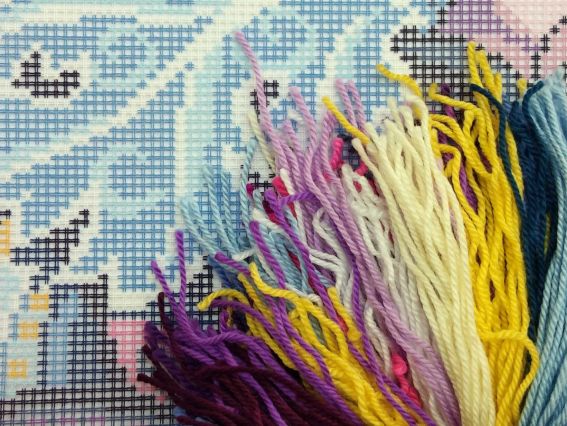 Фіолетова казка V-119, ТМ Чарівниця Набір для вишивання декоративної подушки напівхрестом