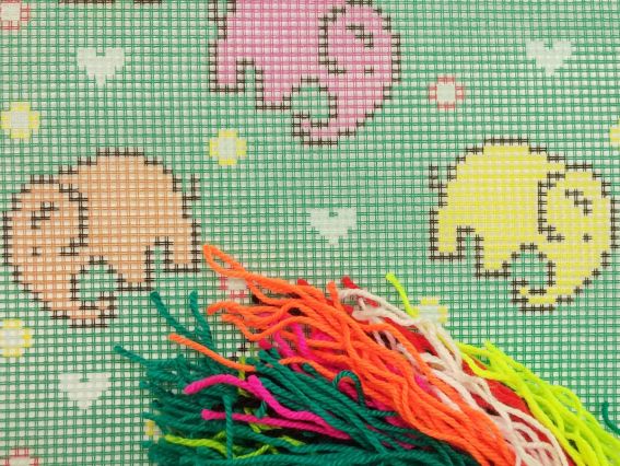 Набір для вишивання Подушка напівхрестиком 40х40см V-256 Слони Чарівниця